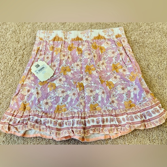 NWT!! Altar'd State Mini Skirt Women's Floral Ruffle Hem
Elastic Waist Small - Picture 4 of 4